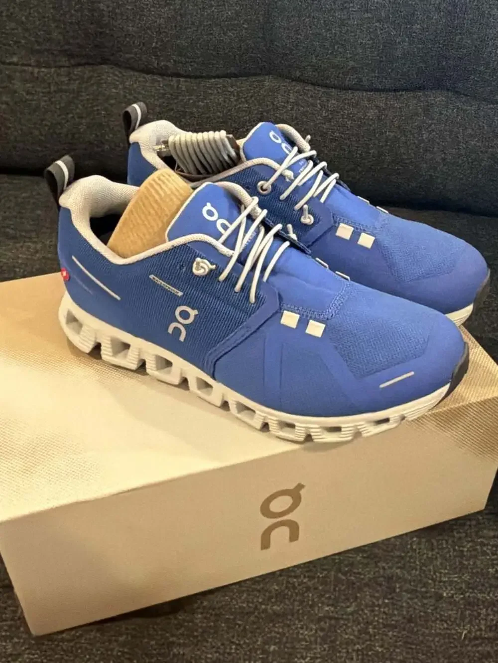 On Running Cloud 5 Waterproof Cobalt Glacier Women's Sneakers Size 6.5W